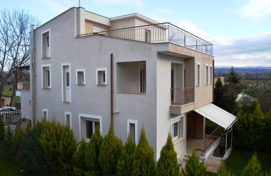 For Sale &#8211; Detached house 306 m²