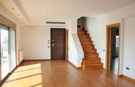 For Sale &#8211; Maisonette 185 m²