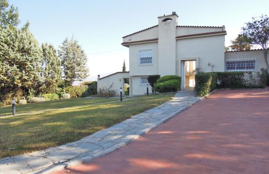 For Sale &#8211; Detached house 300 m²