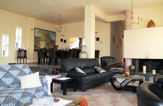 For Sale &#8211; Detached house 350 m²