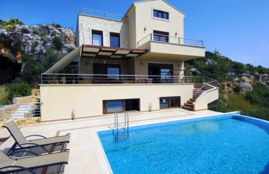 For Sale &#8211; Villa 235 m²