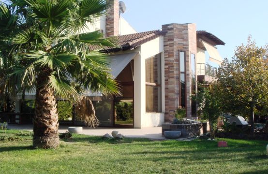 For Sale &#8211; Detached house 200 m²