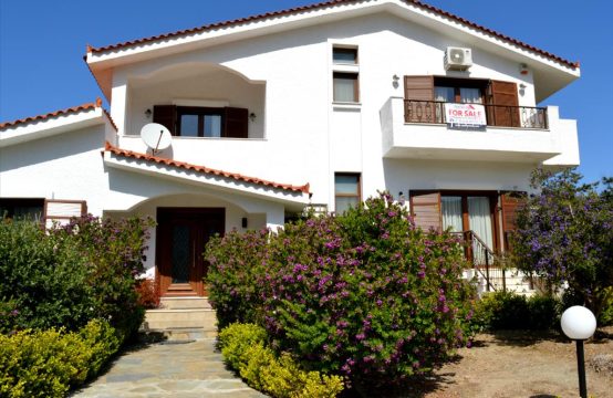 For Sale &#8211; Villa 464 m²