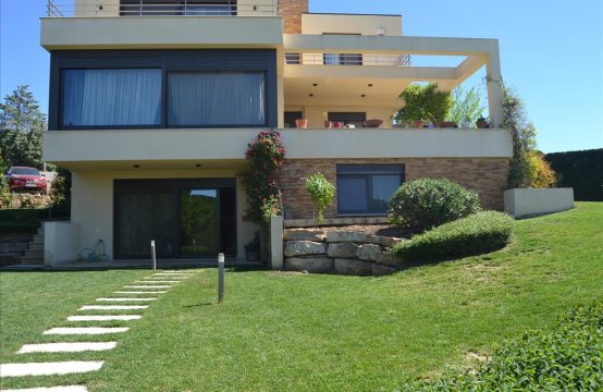 For Sale &#8211; Villa 330 m²