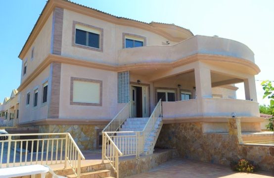 For Sale &#8211; Detached house 530 m²