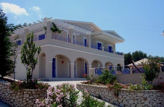 For Sale &#8211; Villa 296 m²