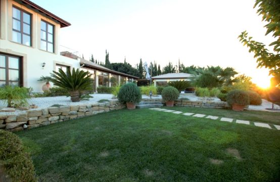 For Sale &#8211; Villa 300 m²