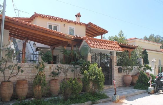 For Sale &#8211; Detached house 220 m²