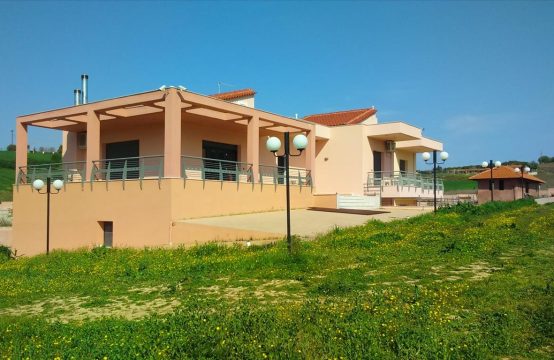 For Sale &#8211; Detached house 370 m²