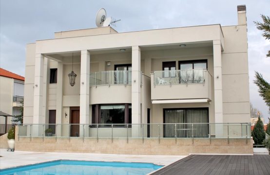 For Sale &#8211; Villa 570 m²