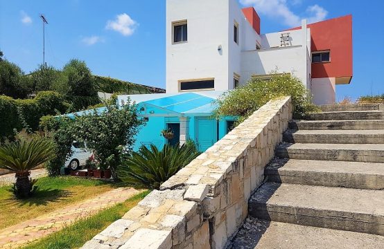 For Sale &#8211; Villa 310 m²