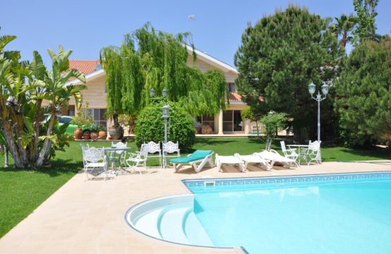 For Sale &#8211; Villa 520 m²