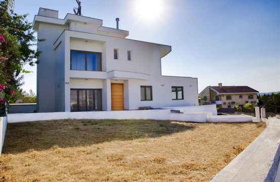 For Sale &#8211; Villa 751 m²