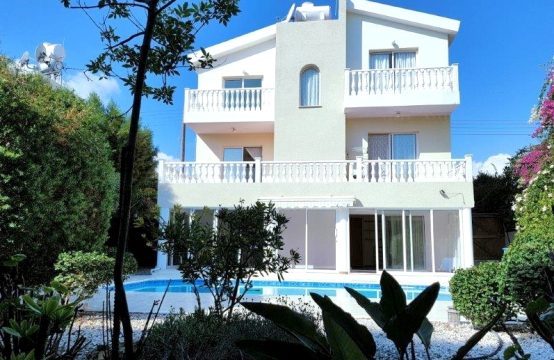 For Sale &#8211; Villa 200 m²