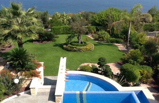 For Sale &#8211; Villa 300 m²