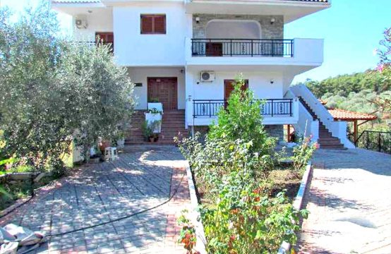 For Sale &#8211; Detached house 300 m²