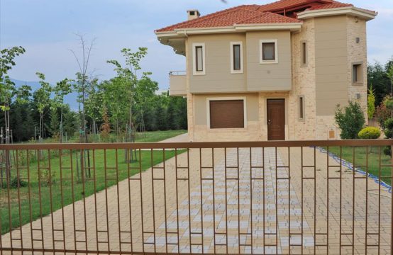 For Sale &#8211; Detached house 200 m²