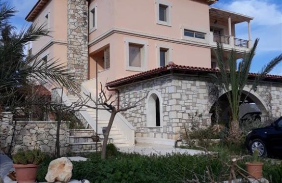 For Sale &#8211; Detached house 378 m²