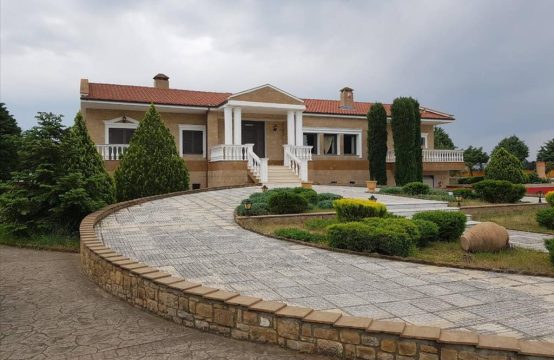 For Sale &#8211; Detached house 400 m²