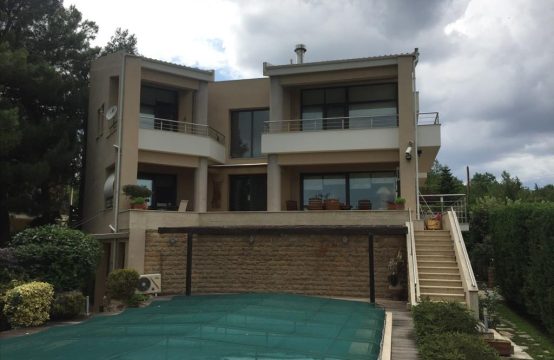 For Sale &#8211; Villa 490 m²