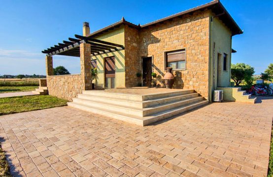 For Sale &#8211; Detached house 199 m²