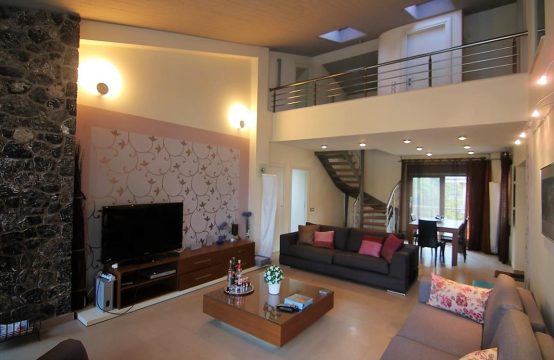 For Sale &#8211; Maisonette 315 m²