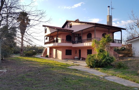 For Sale &#8211; Detached house 300 m²