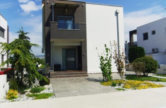 For Sale &#8211; Detached house 195 m²