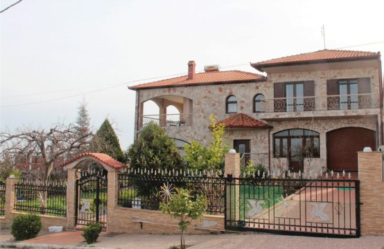 For Sale &#8211; Detached house 235 m²