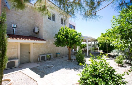 For Sale &#8211; Detached house 180 m²