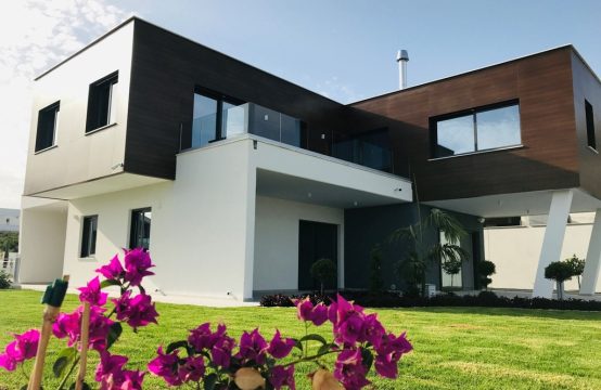 For Sale &#8211; Villa 532 m²