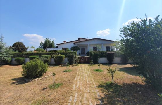 For Sale &#8211; Detached house 225 m²