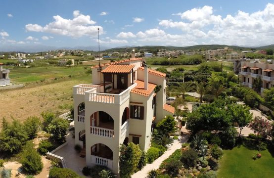 For Sale &#8211; Detached house 300 m²