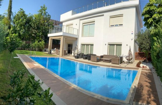 For Sale &#8211; Villa 500 m²