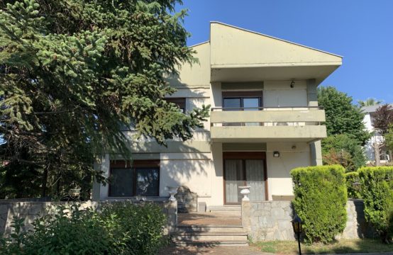 For Sale &#8211; Detached house 400 m²