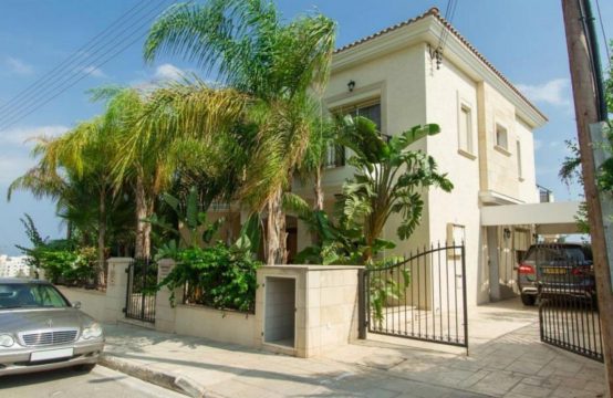 For Sale &#8211; Villa 301 m²