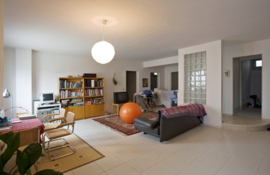 For Sale &#8211; Detached house 368 m²