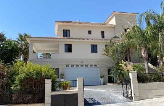 For Sale &#8211; Villa 628 m²