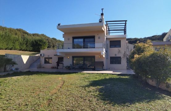 For Sale &#8211; Detached house 202 m²