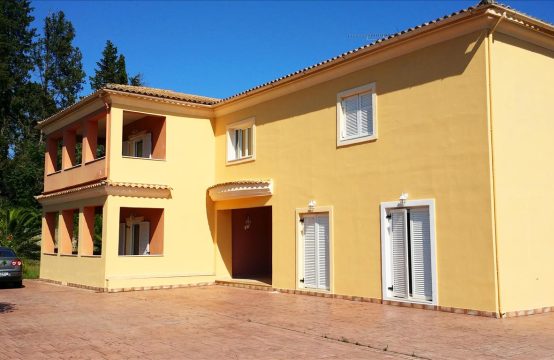 For Sale &#8211; Villa 420 m²