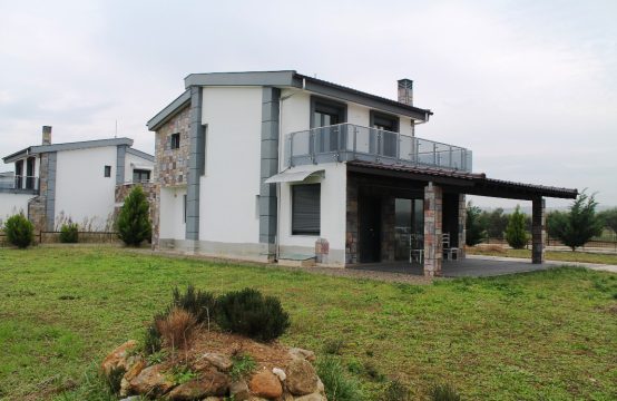 For Sale &#8211; Detached house 220 m²