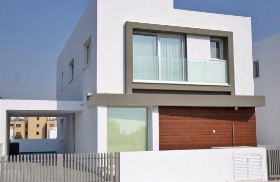 For Sale &#8211; Detached house 180 m²