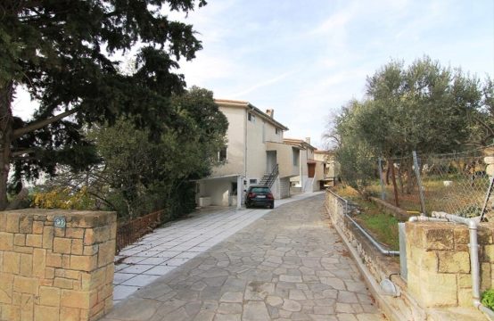 For Sale &#8211; Detached house 300 m²