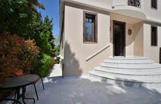 For Sale &#8211; Detached house 304 m²