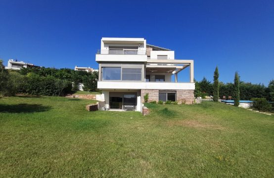 For Sale &#8211; Detached house 270 m²