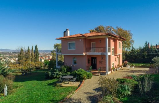 For Sale &#8211; Detached house 278 m²