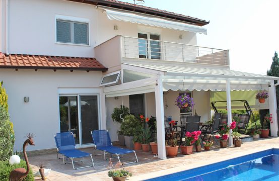 For Sale &#8211; Detached house 220 m²