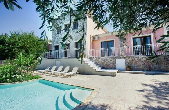 For Sale &#8211; Villa 380 m²