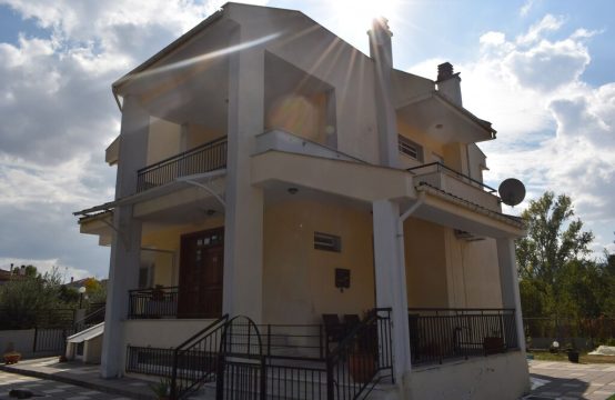 For Sale &#8211; Detached house 250 m²