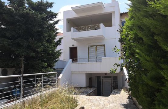 Mezonet 135 m² Loutraki’de